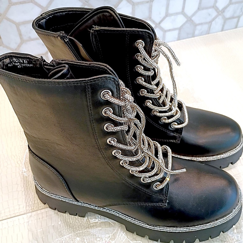 Brand New Original Bambo Combat Style Women's Boots Black 8.5 US